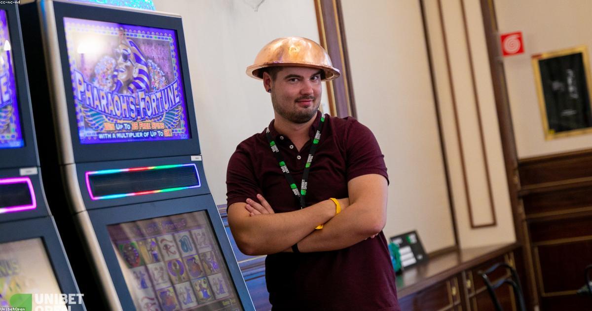 Hand Motion Dealer Tips Menang Live Casino MAPSBET